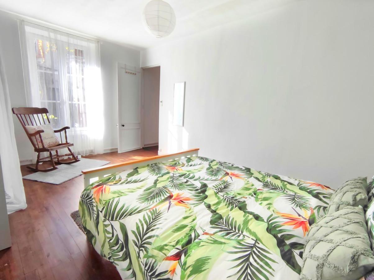 Number 22 - Le Dorat - Apartment One With Garden & Free Parking Eksteriør billede
