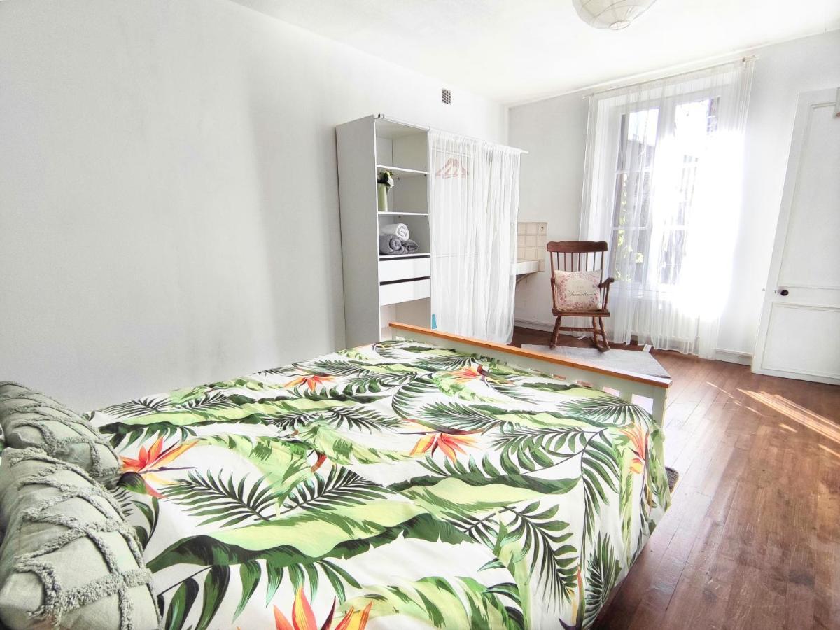 Number 22 - Le Dorat - Apartment One With Garden & Free Parking Eksteriør billede