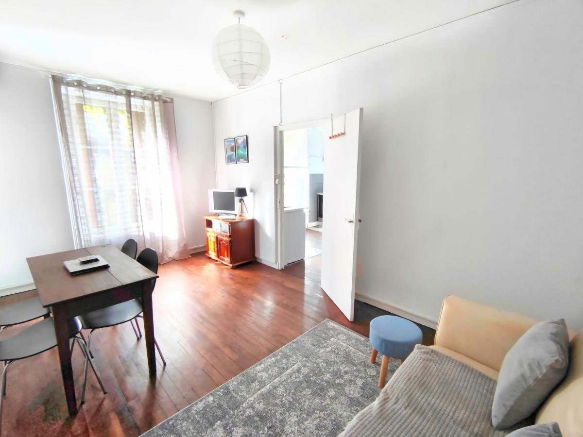 Number 22 - Le Dorat - Apartment One With Garden & Free Parking Eksteriør billede