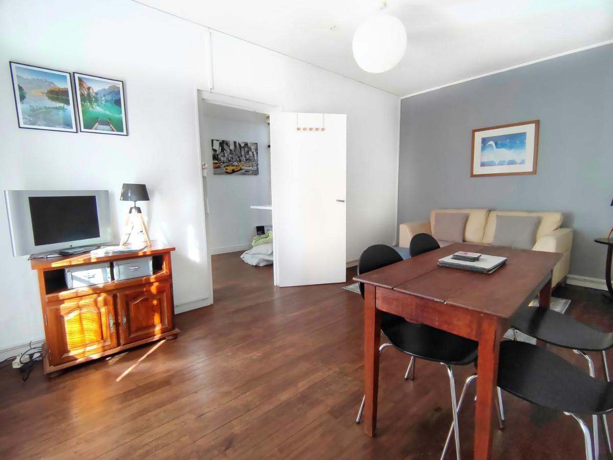 Number 22 - Le Dorat - Apartment One With Garden & Free Parking Eksteriør billede